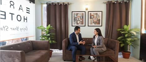 Sittområde i lobbyn