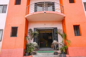 Property entrance - Fabhotel Twilight House (Mahabaleshwar)