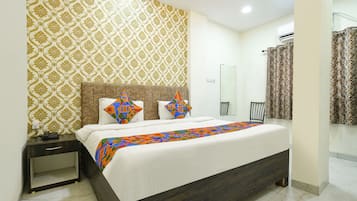 Deluxe Room | Egyptian cotton sheets, premium bedding, in-room safe, free WiFi