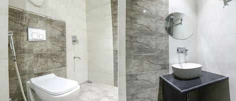 Shower, rainfall showerhead, free toiletries, towels