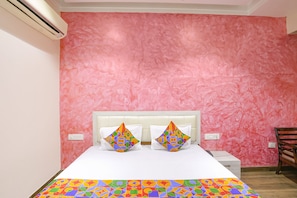 Egyptian cotton sheets, premium bedding, in-room safe, free WiFi
