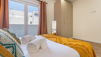 Iron/ironing board, internet, bed sheets