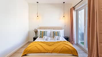 Iron/ironing board, internet, bed sheets