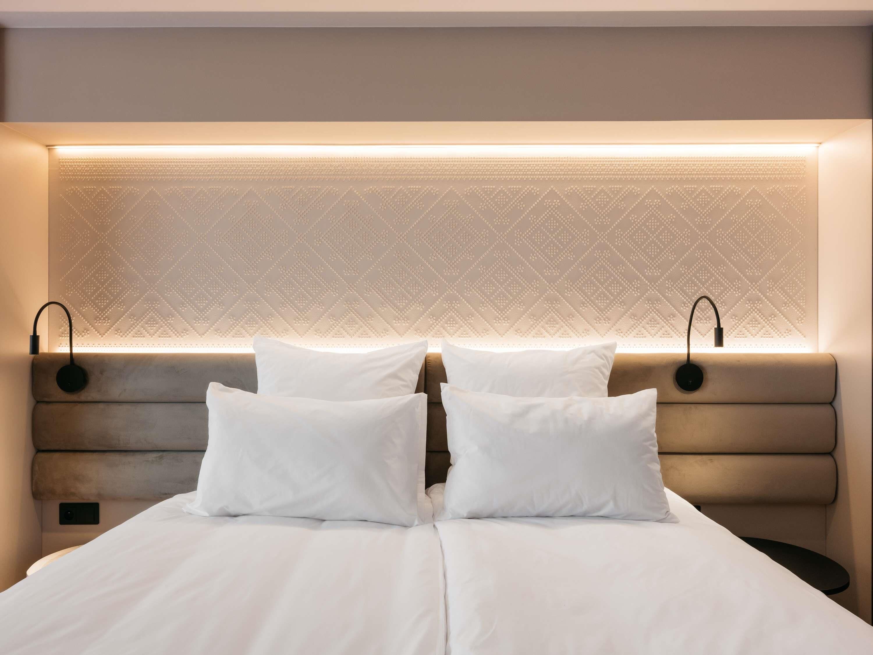 Classic Room, 2 Single Beds, Mountain View | In-room safe, free WiFi