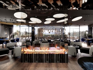 3 bars/lounges