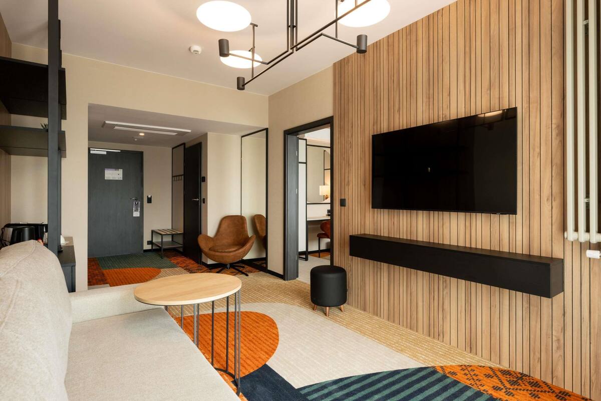 Apartment, 1 Double Bed, Balcony, Mountain View | In-room safe, free WiFi
