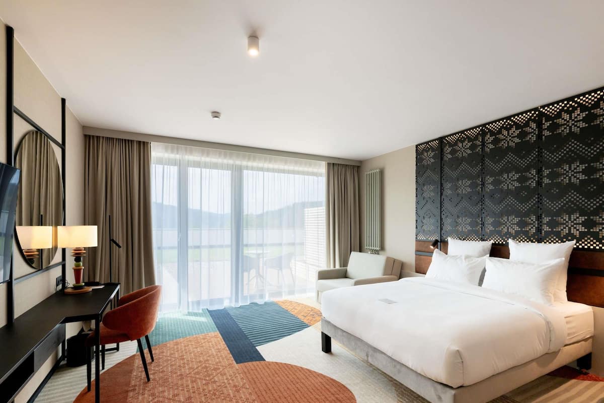 Privilege, Chambre, 1 lit double, balcon, vue montagne | Coffres-forts dans les chambres, Wi-Fi gratuit