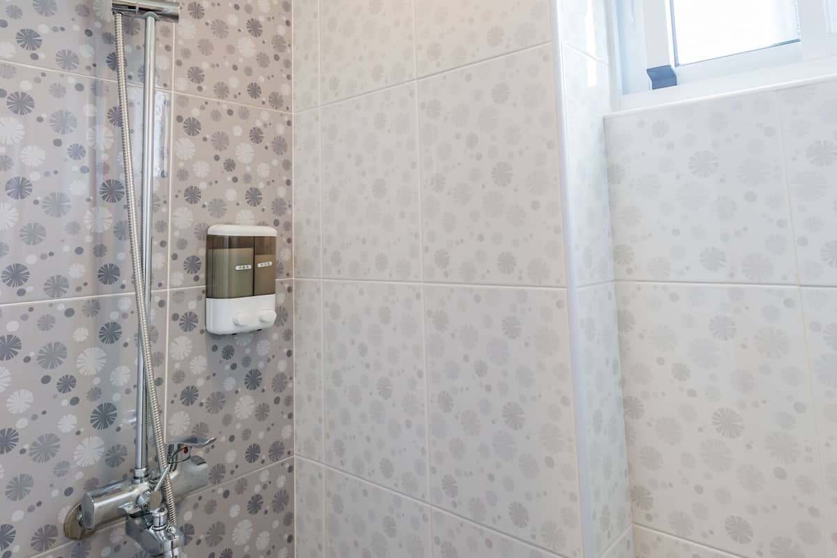 Elite İki Ayrı Yataklı Oda | Banyo | Ücretsiz banyo/kozmetik ürünleri, saç kurutma makinesi, terlik