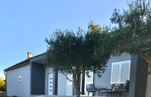 Property entrance - Holiday Home Biograd na Moru With Private Pool Minutes From Adriatic Sea (Benkovac)