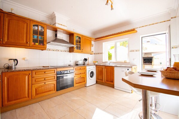 Fridge, microwave, oven, dishwasher