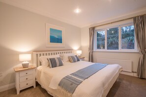 4 عدّة غرف نوم وبديكورات فريدة لكل غرفة وطراز فريد لكل وحدة