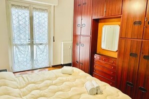1 bedroom, iron/ironing board, free WiFi, bed sheets