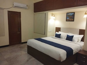 Deluxe Single Room | Free WiFi - A.R Residency (Chennai)