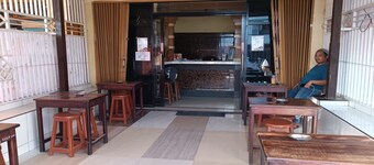 OYO 93479 Hotel Jaguar Sentani