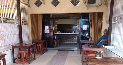 OYO 93479 Hotel Jaguar Sentani