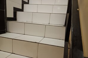 Staircase - OYO 93485 Hotel Kenzie Sentani (Sentani)