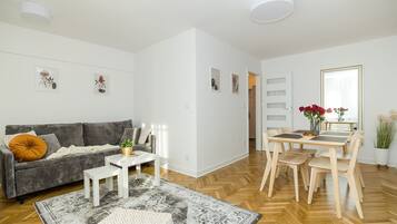 Deluxe Apartment | 2 bedrooms, hypo-allergenic bedding, desk, laptop workspace