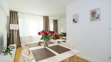 Deluxe-Apartment | 2 Schlafzimmer, Allergikerbettwaren, Schreibtisch