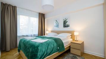 Deluxe Apartment | 2 bedrooms, hypo-allergenic bedding, desk, laptop workspace