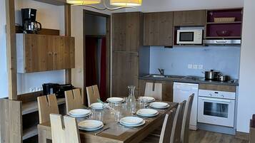 Micro-ondes, four, plaque de cuisson, lave-vaisselle