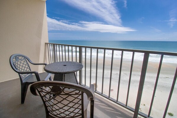 Property grounds - Oceanfront King Room with Private Balcony 4th Floor (Pawleys Island)