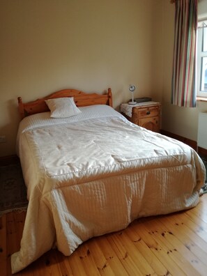 4 Schlafzimmer, Bügeleisen/Bügelbrett, WLAN, Bettwäsche