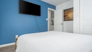 3 bedrooms, iron/ironing board, free WiFi, bed sheets