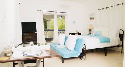 Villa Serenity, Water View Suite, Sleeps 3 w/ Pool
