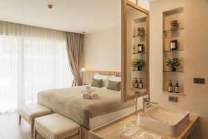 Premium bedding, minibar, in-room safe, desk