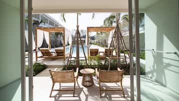 Deluxe-Zimmer, Poolseite | Blick vom Balkon