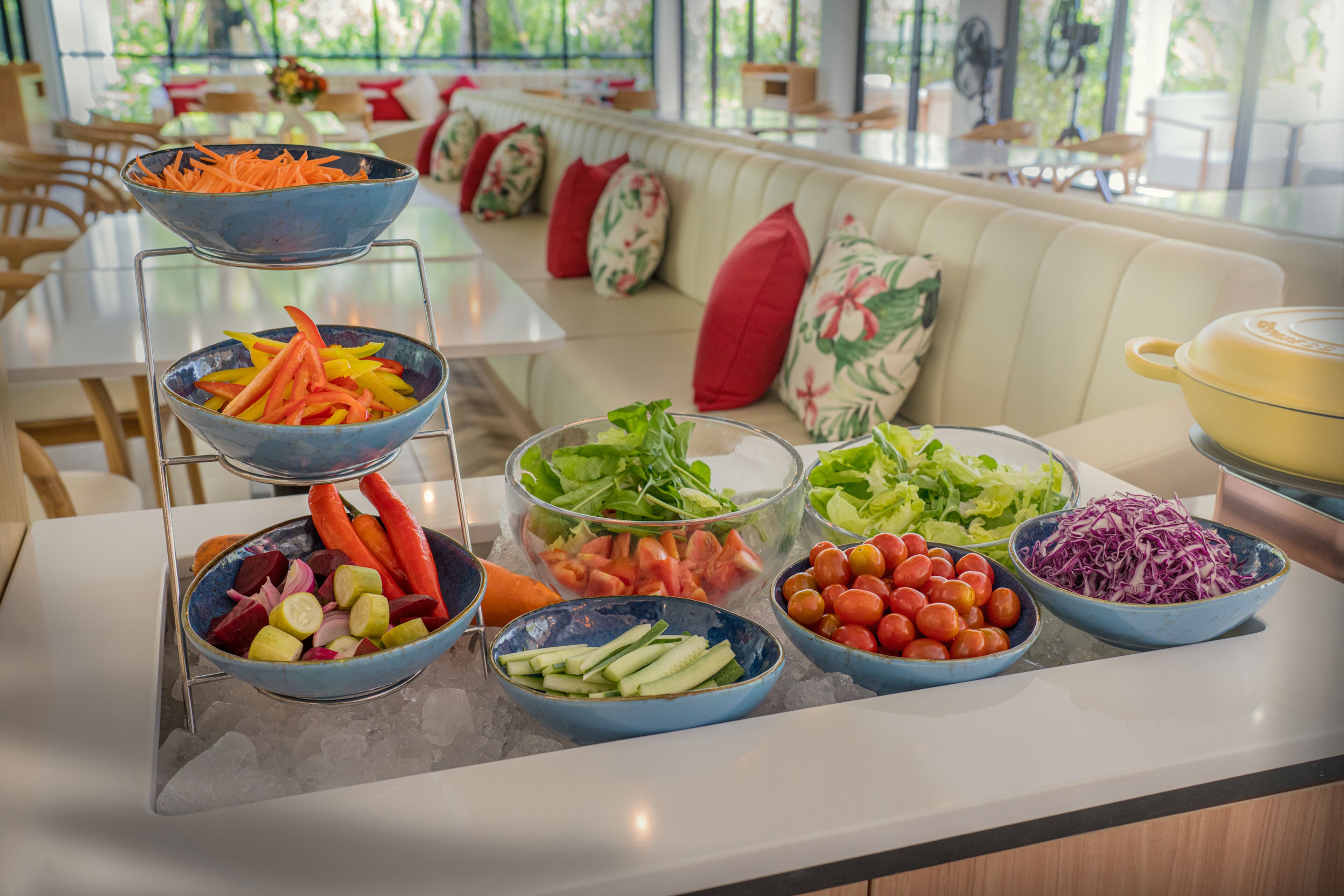 Petit déjeuner buffet (500 THB par personne)