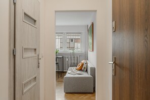 Apartamento clássico | Roupas de cama antialérgicas, ferros/tábuas de passar roupa