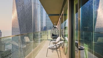 Exclusive Apartment, 2 Bedrooms, Balcony, Marina View | Balkoni