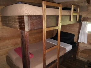 5 bedrooms, WiFi, bed sheets