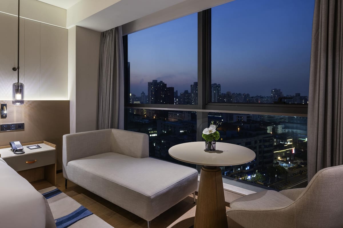 Superior Room, 1 King Bed, Garden View | In-room safe, blackout curtains, iron/ironing board, rollaway beds