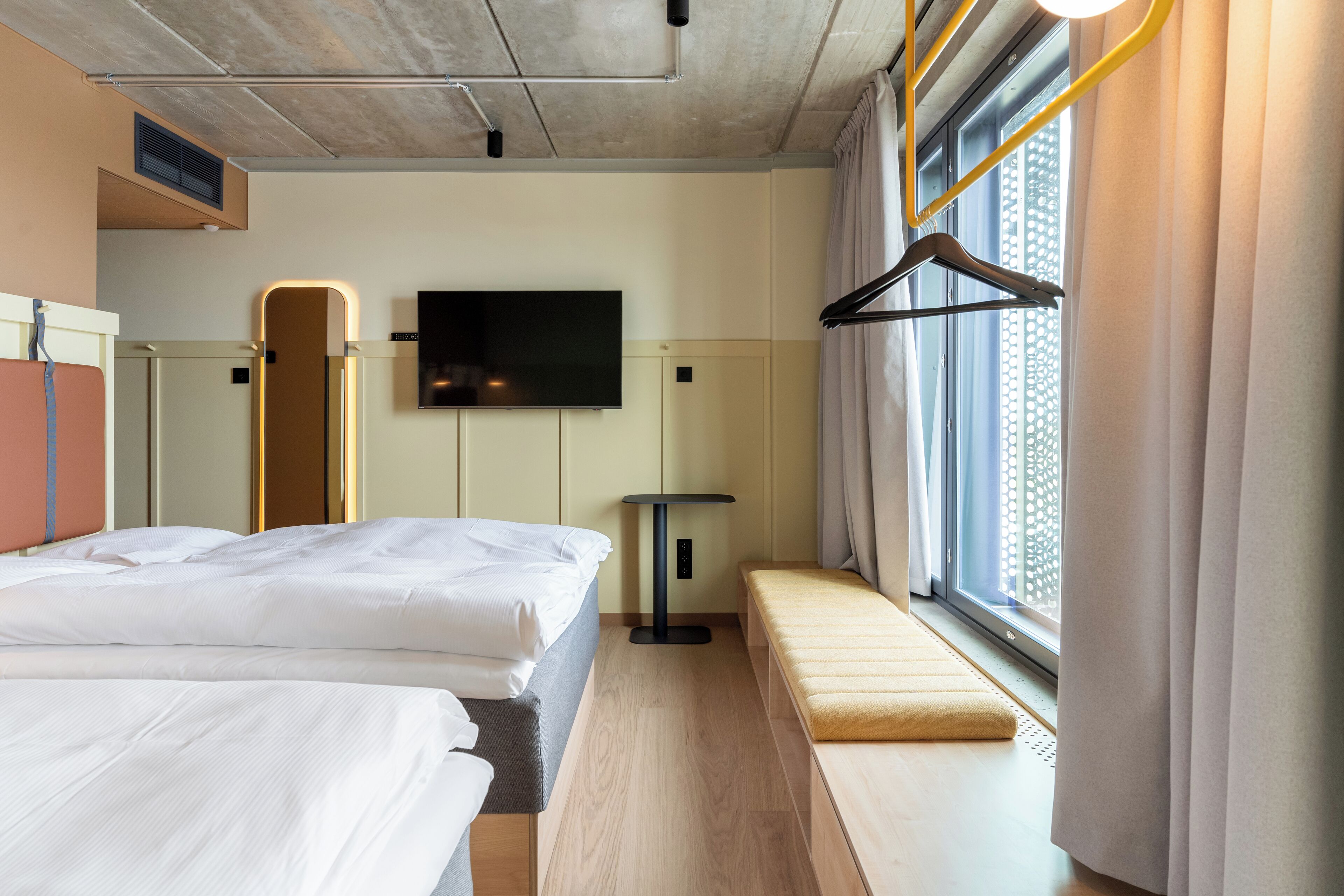 家庭房 | 笔记本电脑工作区、隔音、婴儿床、WiFi