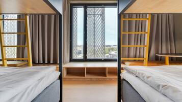 Room (XXL) | Laptop workspace, soundproofing, cribs/infant beds, WiFi
