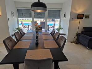 In-room dining - Villa Lidija (Polaca)