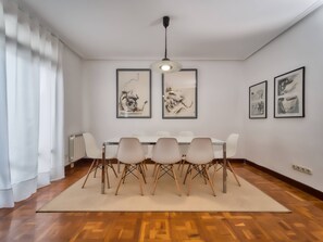 Dining - Apartamento EN Gros Zurriola Beach (San Sebastián)
