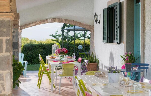 Outdoor dining - Gorgeous home in Bagnoregio (Bagnoregio)