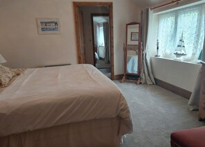 2 makuuhuonetta, silitysrauta/-lauta, vauvan matkasänky, ilmainen Wi-Fi