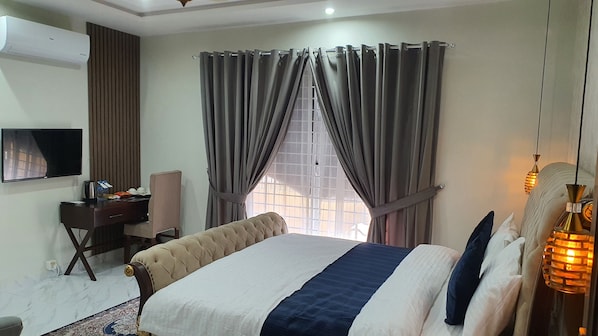 7 bedrooms, iron/ironing board, free WiFi, bed sheets - Bloom Rooms
10 minutes drive from Islamabad International Airport. (Islamabad)