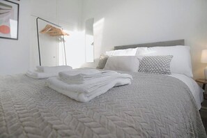 2 bedrooms, Internet, bed sheets