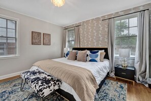 3 habitaciones, tabla de planchar con plancha, wifi y ropa de cama