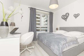2 bedrooms, iron/ironing board, WiFi, bed sheets