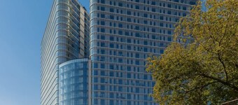 Stylish Apartment in Wola | Air Conditioning, Balcony, Desk