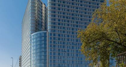 Stylish Apartment in Wola | Air Conditioning, Balcony, Desk