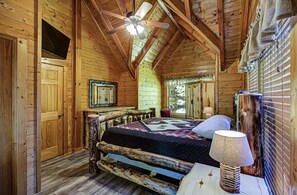 2 bedrooms, iron/ironing board, Internet, bed sheets - Convenient Petfriendly Pigeon Forge 2 Bedroom Internet-Hot Tub-Blackberry Ridge (Pigeon Forge)