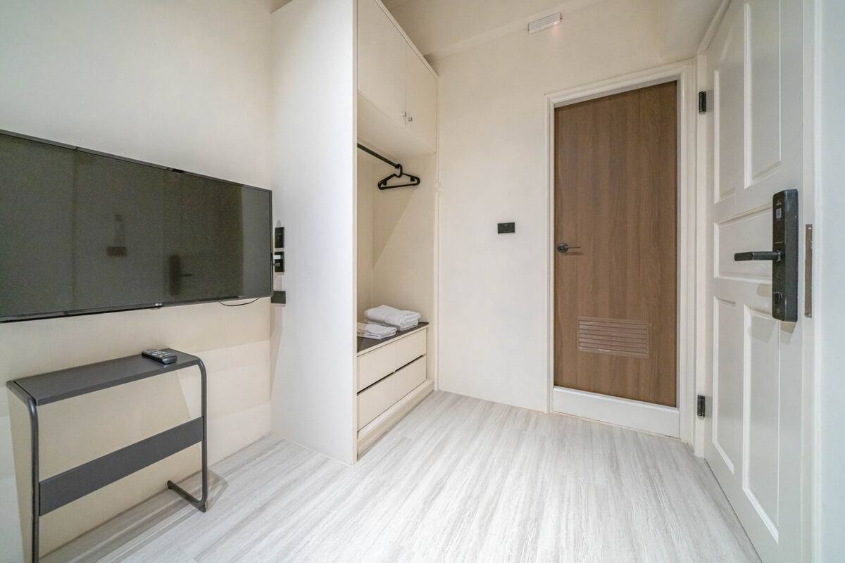 Double Room | WiFi (free), bed sheets