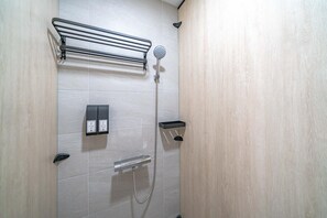 Shared Dormitory | Bathroom - Times Inn - Tainan  (Tainan)